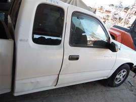 2000 Toyota Tacoma SR5 White Extended Cab 2.4L AT 2WD #Z24729